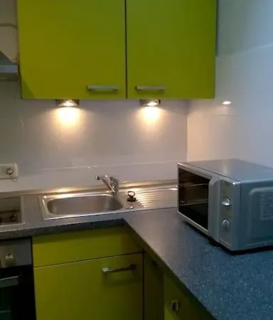 Toll Apartment Mit Privatem Eingang Free Parking Slbst Check-In Netflix 30 Zone Ruhig Duisburg Exterior photo