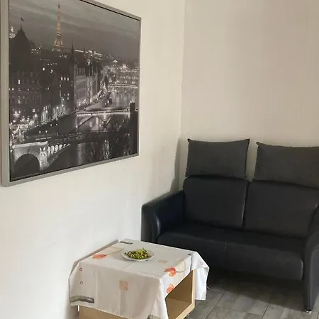 Toll Apartment Mit Privatem Eingang Free Parking Slbst Check-In Netflix 30 Zone Ruhig Duisburg Exterior photo