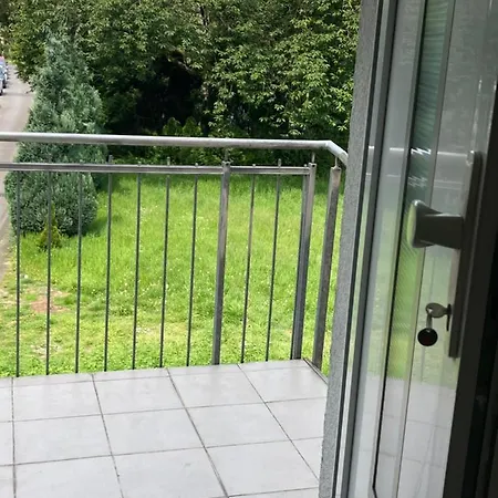 Toll Apartment Mit Privatem Eingang Free Parking Slbst Check-In Netflix 30 Zone Ruhig Duisburg Exterior photo