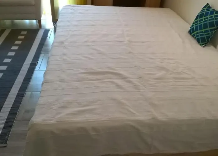 Toll Apartment Mit Privatem Eingang Free Parking Slbst Check-In Netflix 30 Zone Ruhig