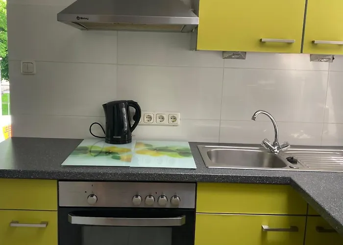 Toll Apartment Mit Privatem Eingang Free Parking Slbst Check-In Netflix 30 Zone Ruhig